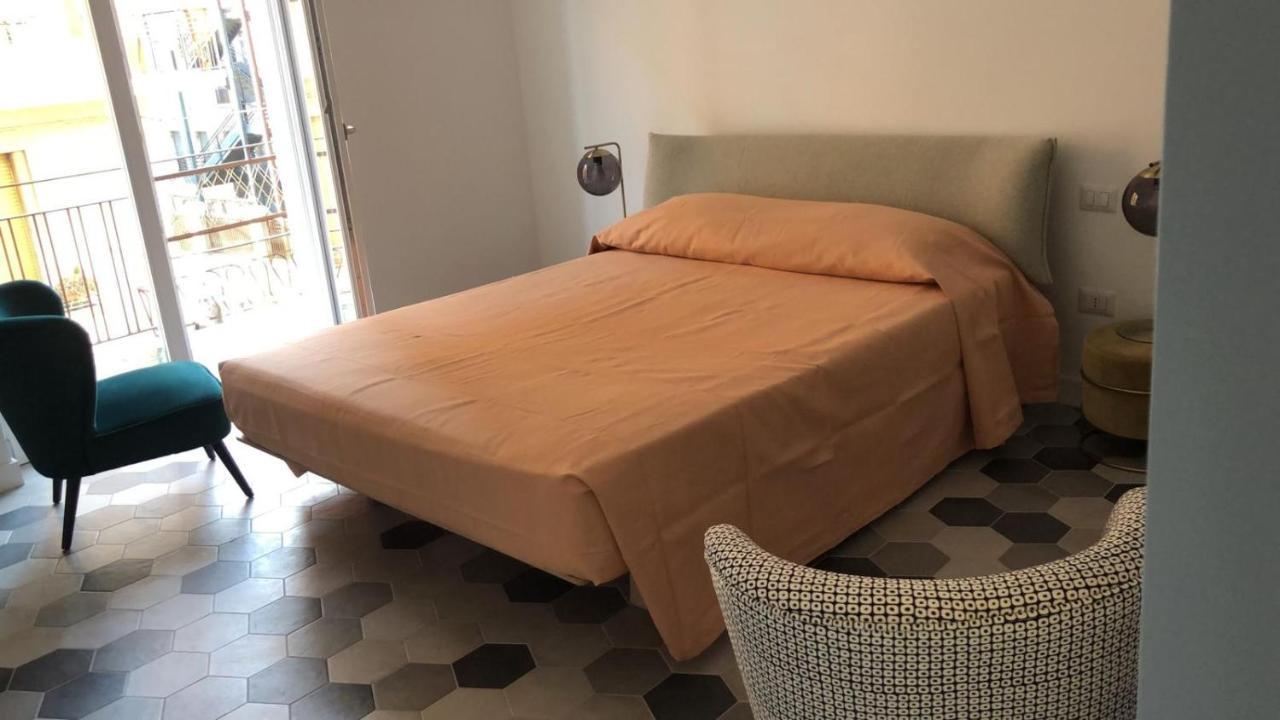 バーリ Chiesa Russa Bed & Breakfast エクステリア 写真